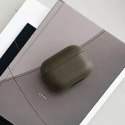UNIQ Ochranné pouzdro na sluchátka Terra Case pro Apple AirPods Pro Genuine Leather olivová/olivová