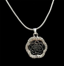 Srebrny naszyjnik z zawieszką w kształcie ażurowego kwiatka — Lorenti