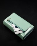 Lakierowany portfel damski na karty z zabezpieczeniem RFID Protect - Lorenti