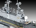 Model plastikowy US Navy Assault Carrier 1/700