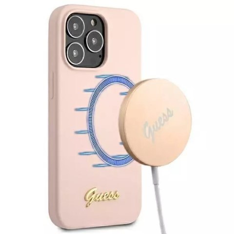 Guess GUHMP13LLSLMGLP iPhone 13 Pro / 13 6.1" étui rigide rose clair / rose clair Silicone Script Gold Logo Magsafe